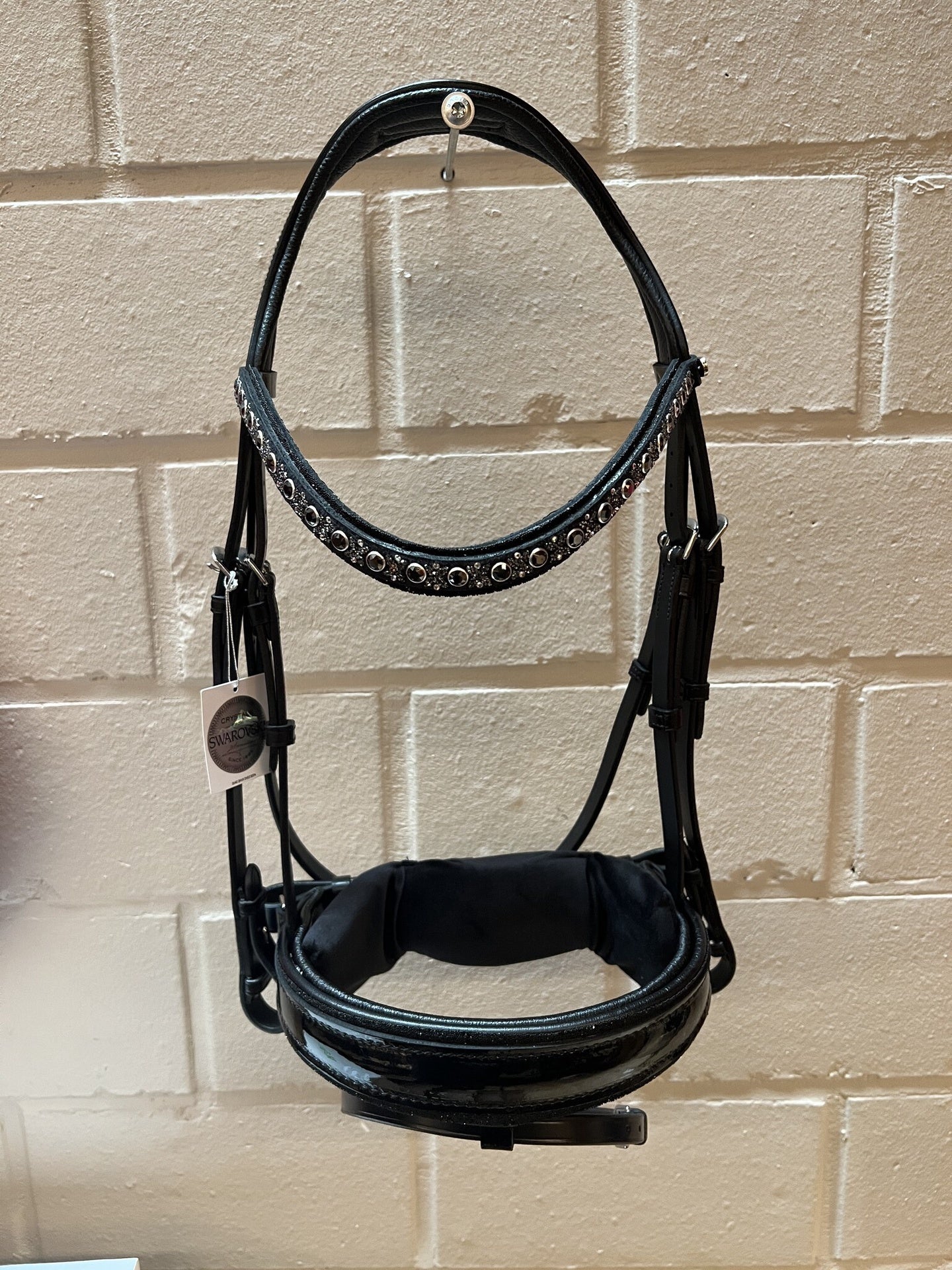 JUDI Trens Crystal Fabric Black Traverso Metallic Silver Jet Hematite Patent Full Trenshoofdstellen - Maddelin Equestrian