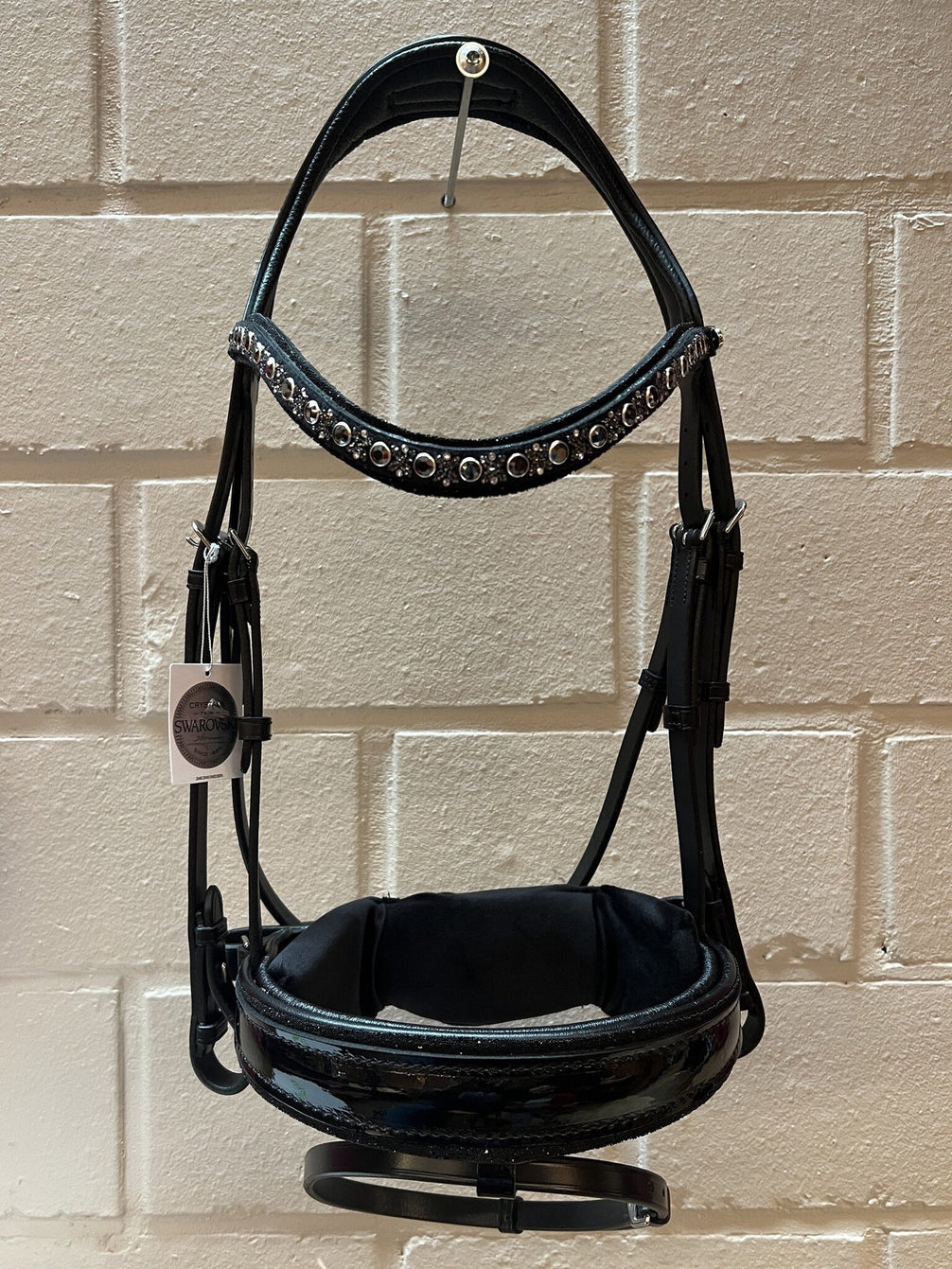 JUDI Trens Crystal Fabric Black Traverso Metallic Silver Jet Hematite Patent Full Trenshoofdstellen - Maddelin Equestrian