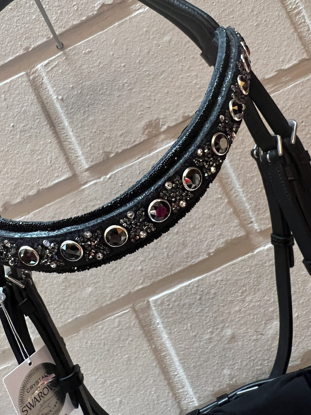 JUDI Trens Crystal Fabric Black Traverso Metallic Silver Jet Hematite Patent Full Trenshoofdstellen - Maddelin Equestrian