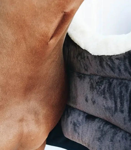 Kentucky Horse BIB Winter Toebehoren - Maddelin Equestrian Kentucky