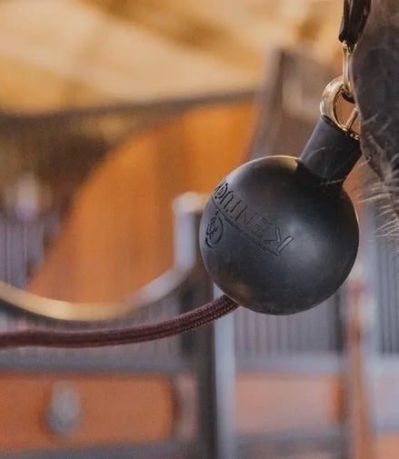 Kentucky Rubber Ball Protection wall & lead Stalbenodigdheden - Maddelin Equestrian Kentucky