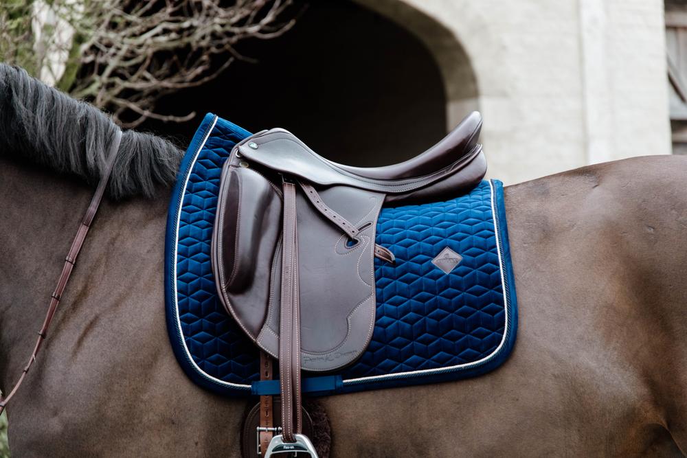 Kentucky Zadeldek Basic Velvet Zadeldoeken - Maddelin Equestrian Kentucky