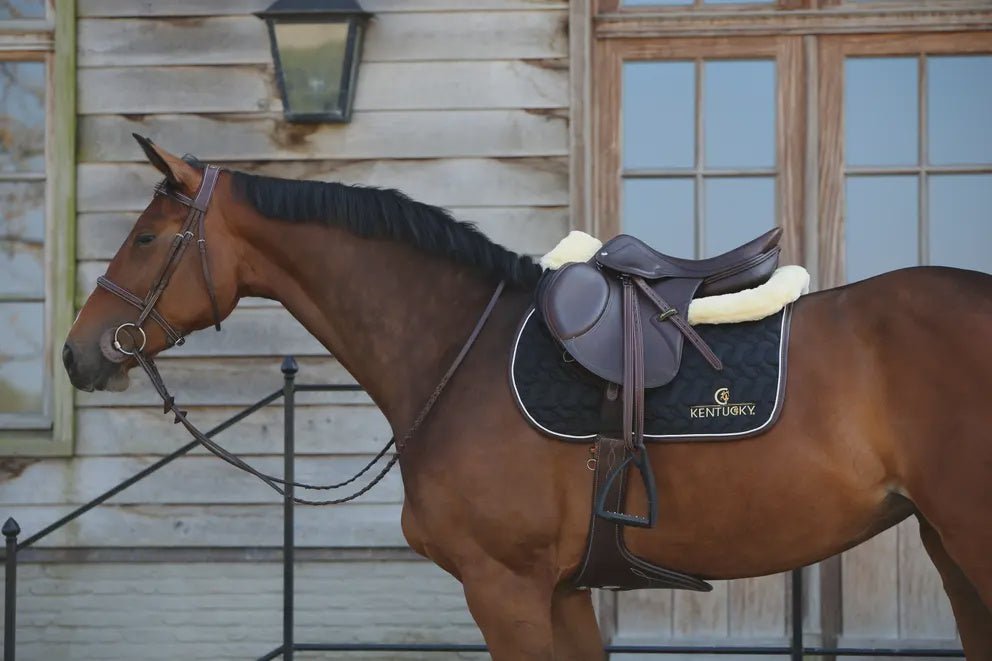 Kentucky Zadeldek Logo Zadeldoeken - Maddelin Equestrian Kentucky