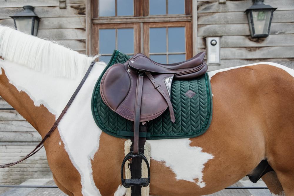 Kentucky Zadeldek Velvet Pearls Zadeldoeken - Maddelin Equestrian Kentucky
