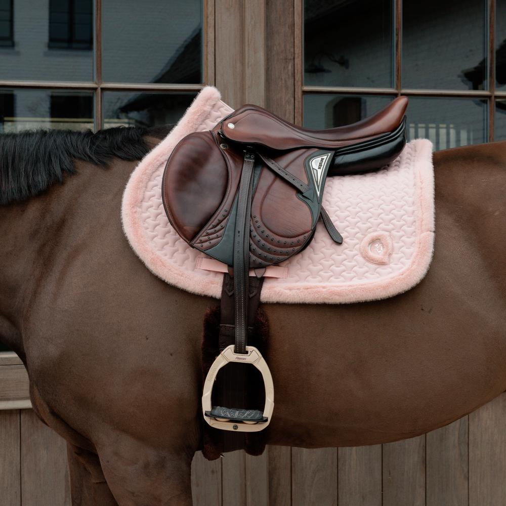 Kentucky Zadeldoek Plaited Fake Fur Zadeldoeken - Maddelin Equestrian Kentucky