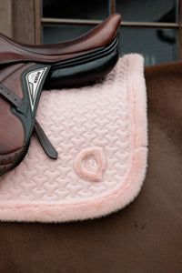 Kentucky Zadeldoek Plaited Fake Fur Zadeldoeken - Maddelin Equestrian Kentucky