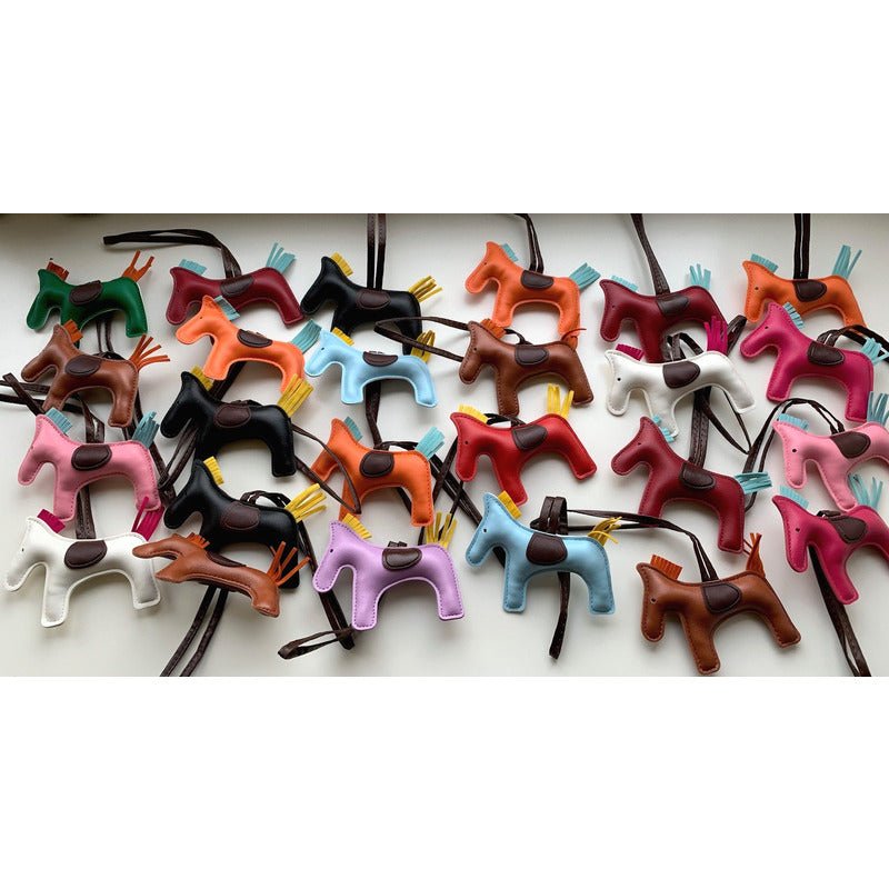 Kleurrijke Sleutelhanger & Tasaccessoire met Paard Geschenken - Maddelin Equestrian Euroriding