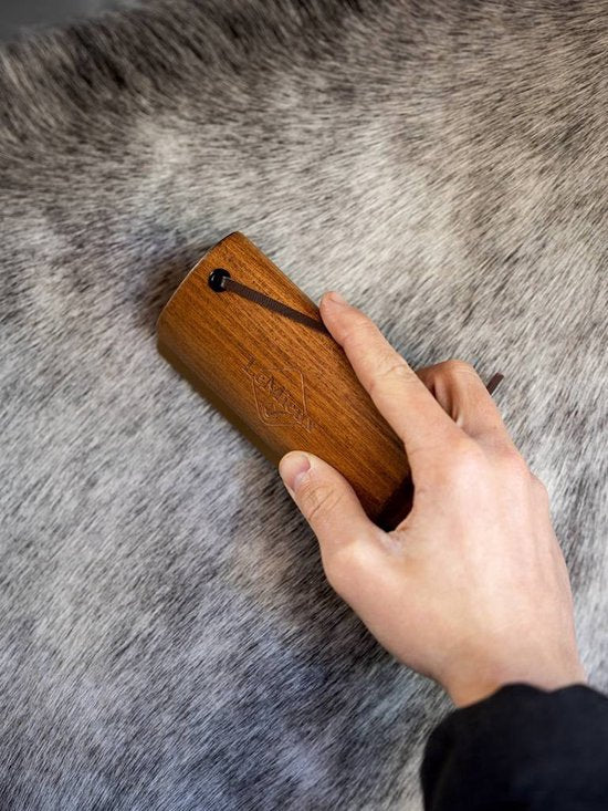 LeMieux Artisan Borstel Verharing Brown Borstels & toebehoren - Maddelin Equestrian LeMieux