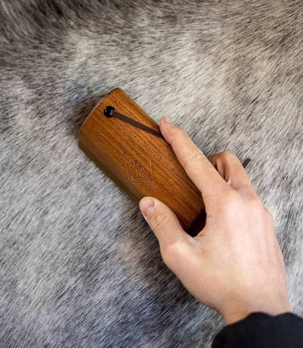 LeMieux Artisan Borstel Verharing Brown Borstels & toebehoren - Maddelin Equestrian LeMieux