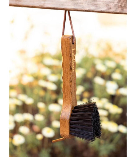 LeMieux Artisan Hoevenkrabber Bruin Borstels & toebehoren - Maddelin Equestrian LeMieux