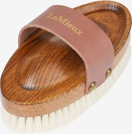 LeMieux Artisan Zachte Borstel Geitenhaar Borstel Brown Borstels & toebehoren - Maddelin Equestrian LeMieux