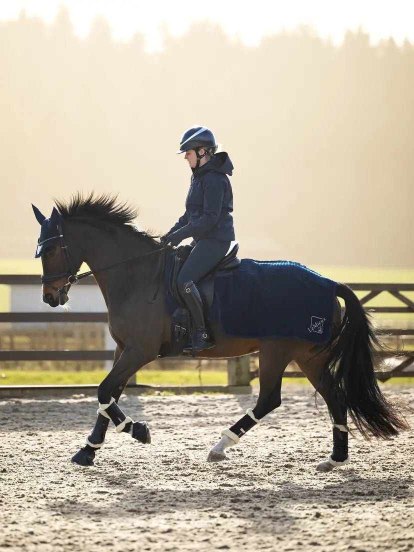 LeMieux Clima - Tek Stapdeken Quarter Navy Stapmolen en uitrijdekens - Maddelin Equestrian LeMieux
