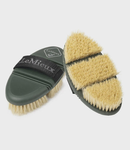 LeMieux Flexi Scrubbing Borstel Borstels & toebehoren - Maddelin Equestrian LeMieux