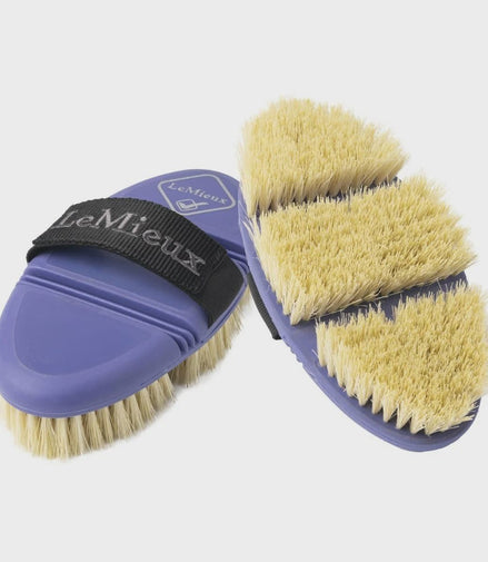 LeMieux Flexi Scrubbing Borstel Borstels & toebehoren - Maddelin Equestrian LeMieux