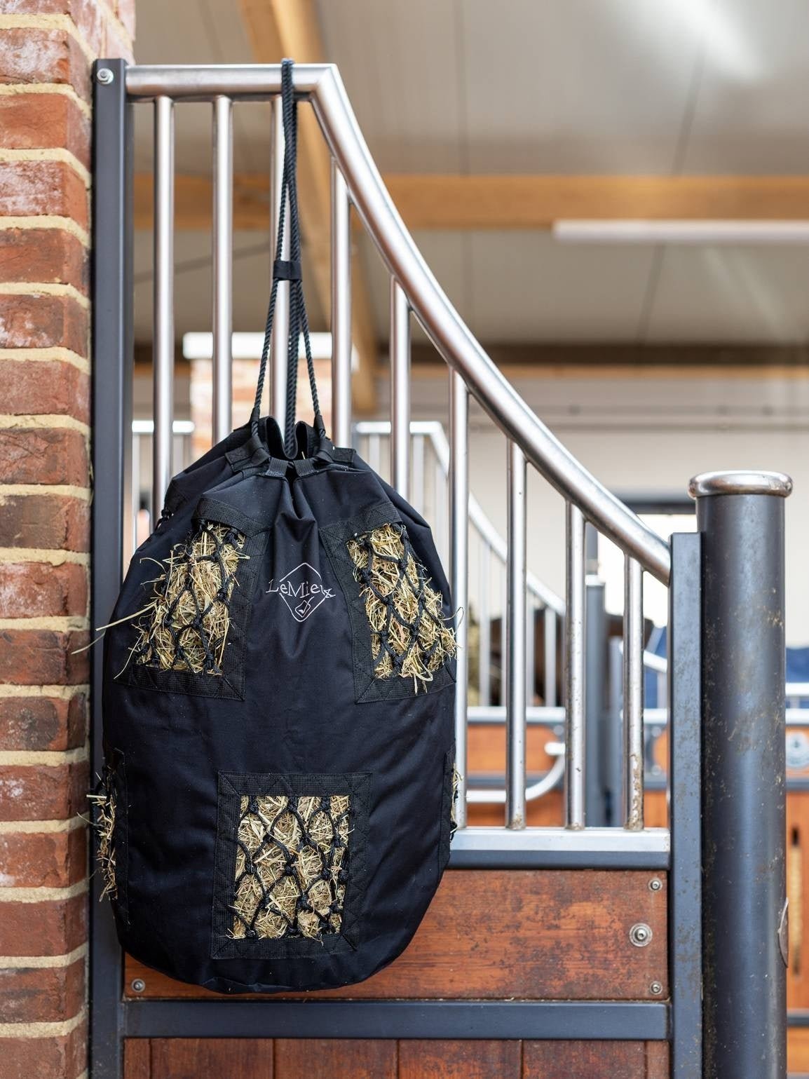 LeMieux Hooizak Zwart Hooinetten - Maddelin Equestrian LeMieux