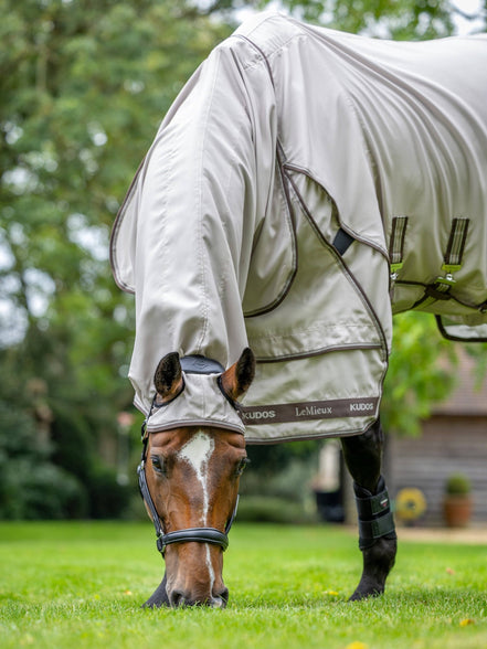 LeMieux Kudos Sweet Itch Eczeemdeken Stone Vliegendekens - Maddelin Equestrian LeMieux