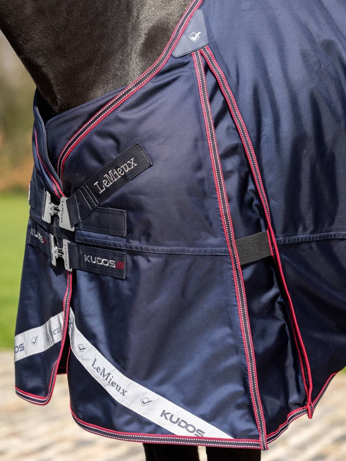 LeMieux Kudos Thermo Layer Turnout Paardendeken Navy Outdoordeken - Maddelin Equestrian LeMieux