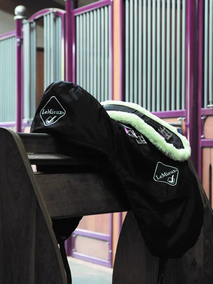LeMieux LMX Prokit Zadelhoes Dressuur zwart Zadelhoezen - Maddelin Equestrian LeMieux