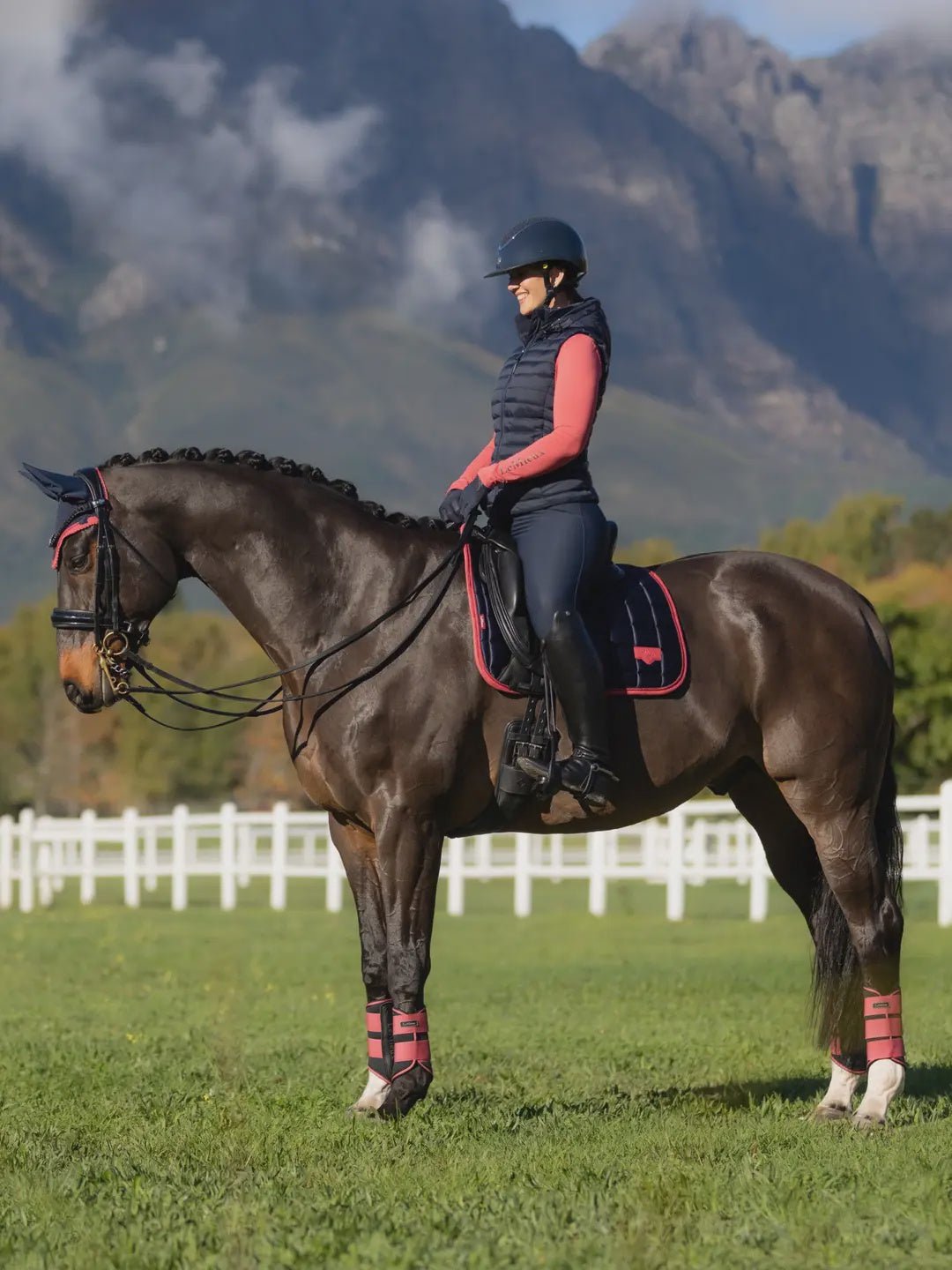 Lemieux Loire Zadeldek Navy/Cranberry Zadeldoeken - Maddelin Equestrian LeMieux