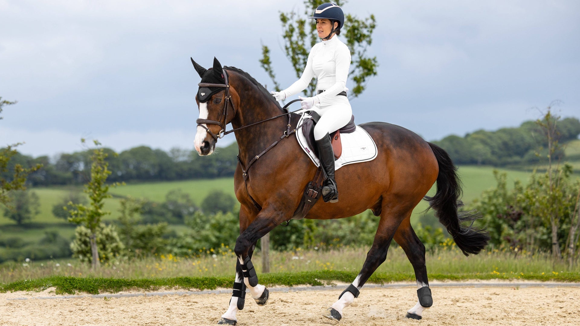 LeMieux Loire Zadeldek White Zadeldoeken - Maddelin Equestrian LeMieux