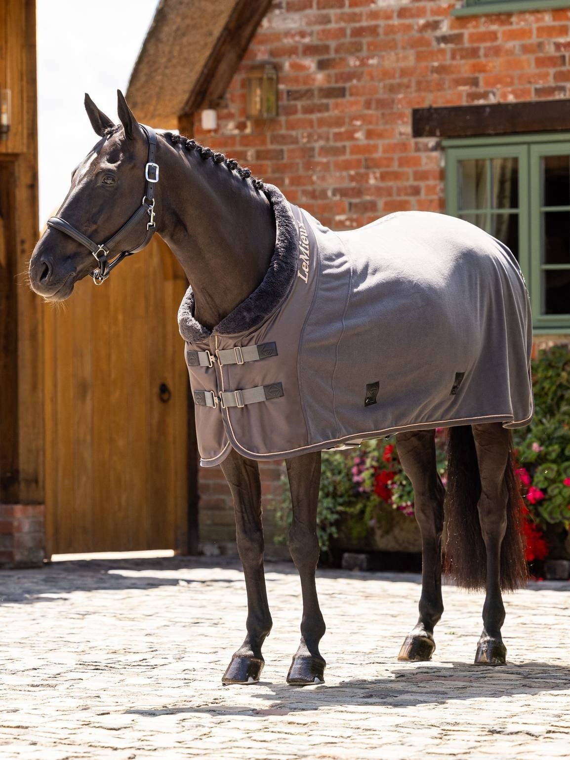 LeMieux Luxe Fleece Paardendeken Graphite Zweetdekens - Maddelin Equestrian LeMieux