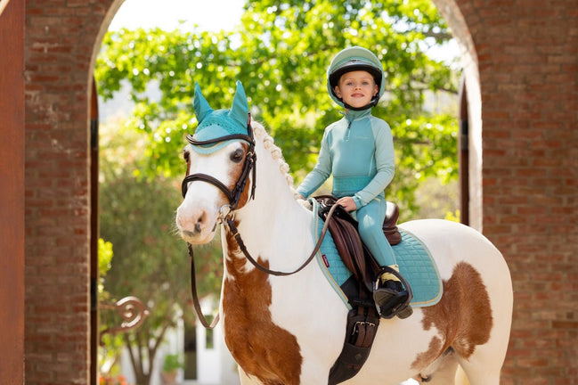 LeMieux Mini Suede Zadeldek SS25 Zadeldoeken - Maddelin Equestrian LeMieux