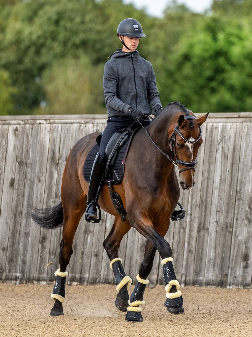 LeMieux Motionflex Dressuur Peesbeschermers met faux fur Peesbeschermers - Maddelin Equestrian LeMieux
