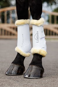 LeMieux Motionflex Dressuur Peesbeschermers met faux fur Peesbeschermers - Maddelin Equestrian LeMieux