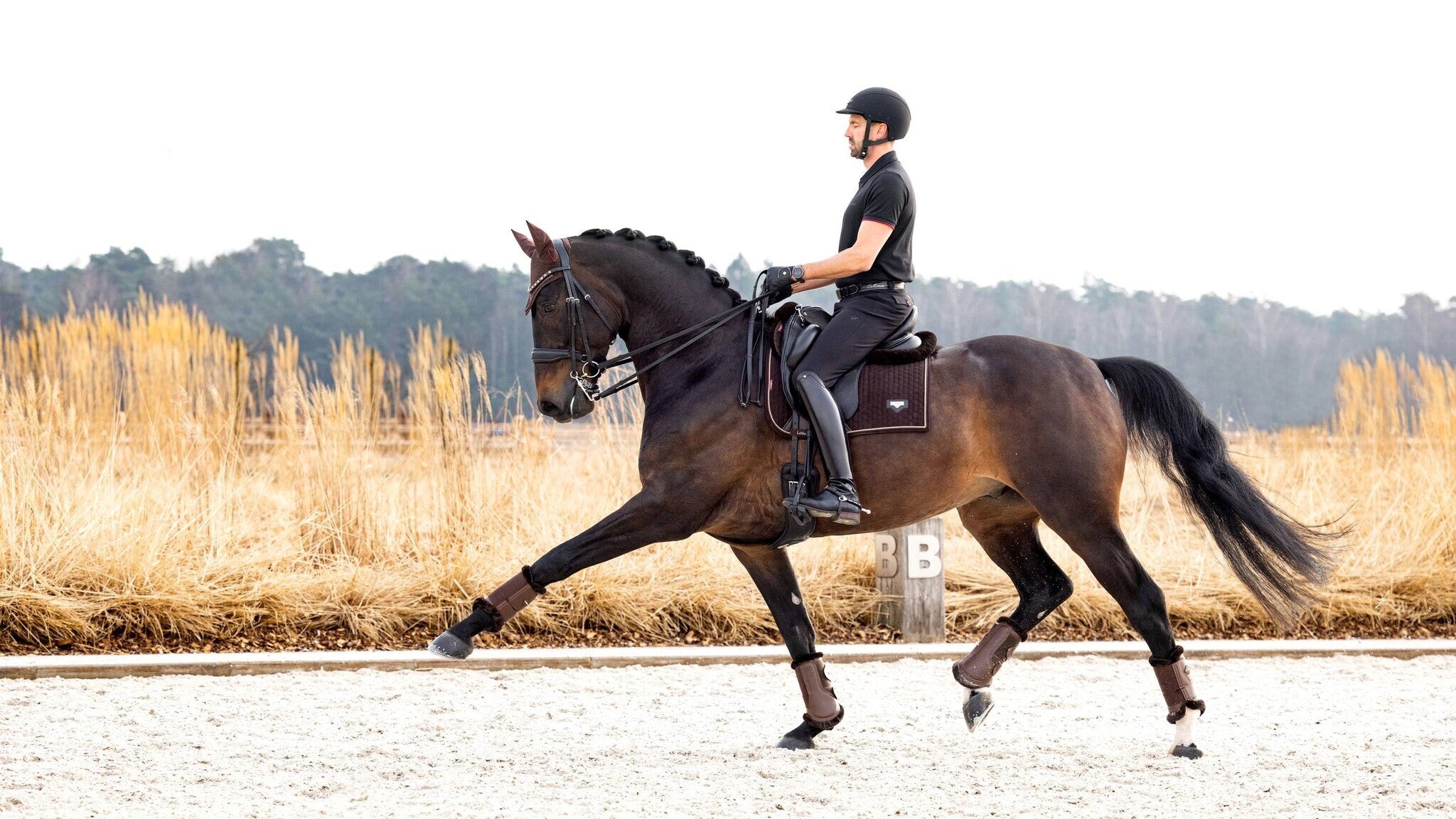 LeMieux Puissance Suede Zadeldek Zadeldoeken - Maddelin Equestrian LeMieux
