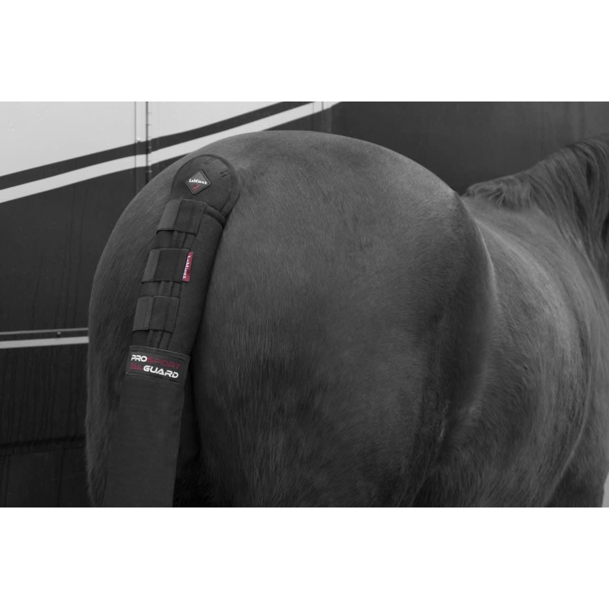 LeMieux Staartbeschermer met zak Transport, therapeutisch en stalbeschermers - Maddelin Equestrian LeMieux