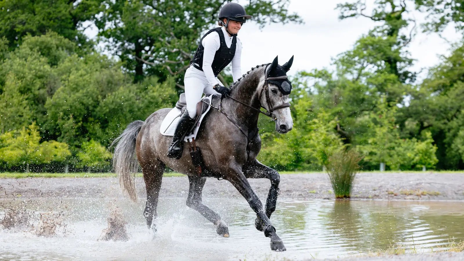 LeMieux Suede Zadeldek Core Zadeldoeken - Maddelin Equestrian LeMieux