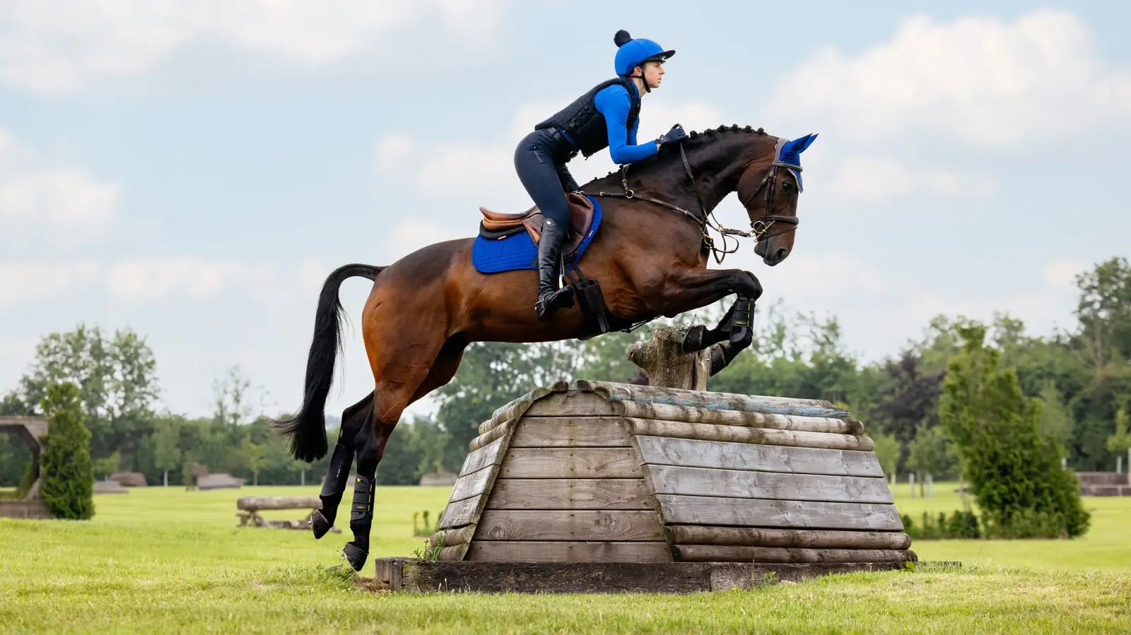 LeMieux Suede Zadeldek Core Zadeldoeken - Maddelin Equestrian LeMieux