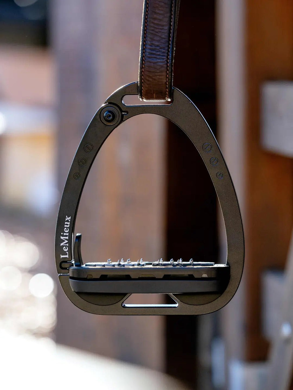 LeMieux Vector Balance Stirrup Veiligheidsbeugel Beugels - Maddelin Equestrian LeMieux