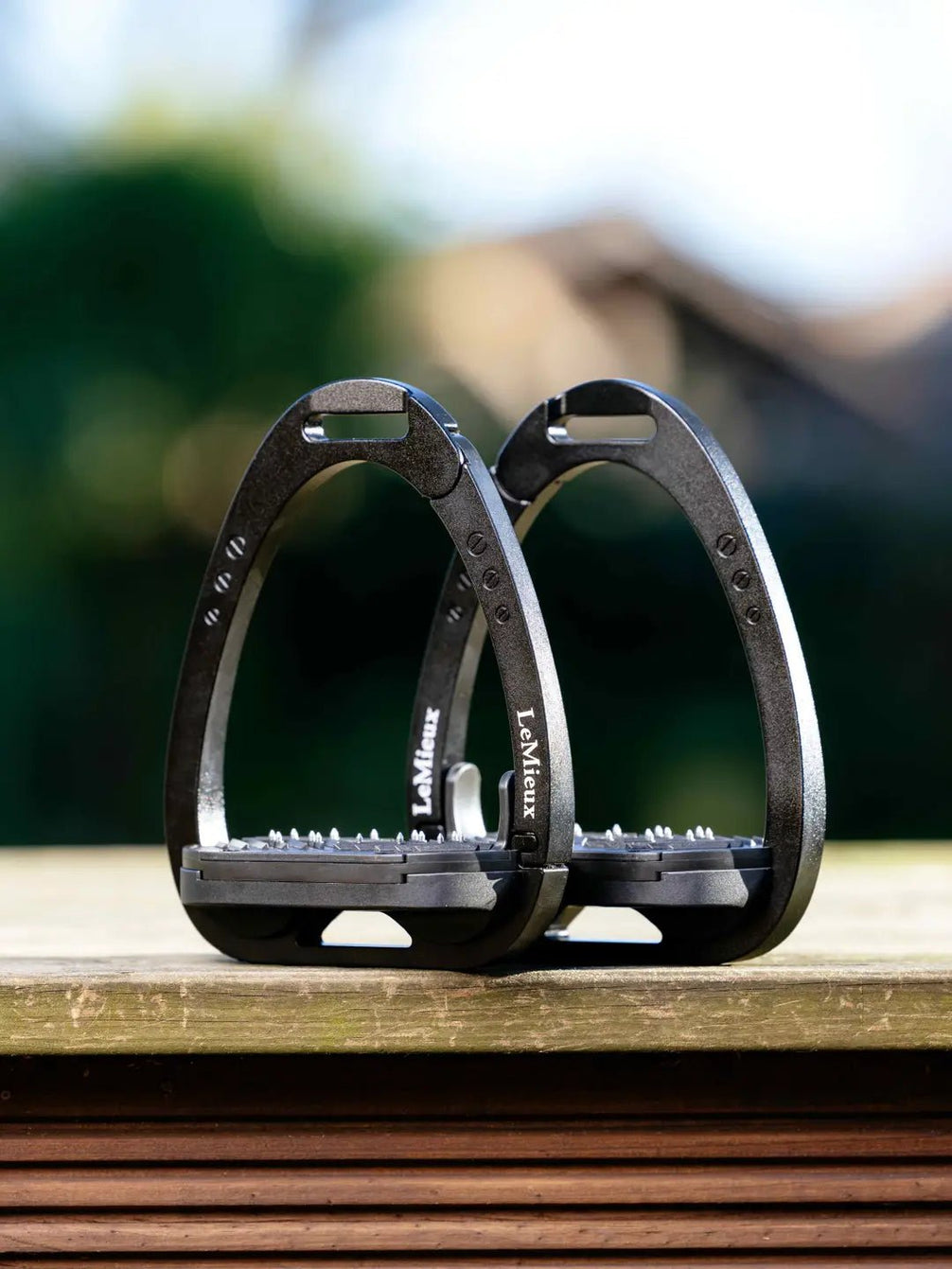 LeMieux Vector Control Stirrup Veiligheidsbeugel Beugels - Maddelin Equestrian LeMieux