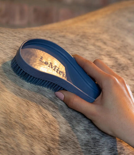 LeMieux Wizard Borstel Trio Flexibele Paardenborstel Set Borstels & toebehoren - Maddelin Equestrian LeMieux