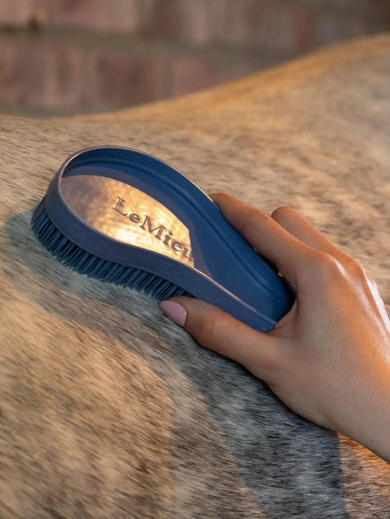 LeMieux Wizard Borstel Trio Flexibele Paardenborstel Set Borstels & toebehoren - Maddelin Equestrian LeMieux