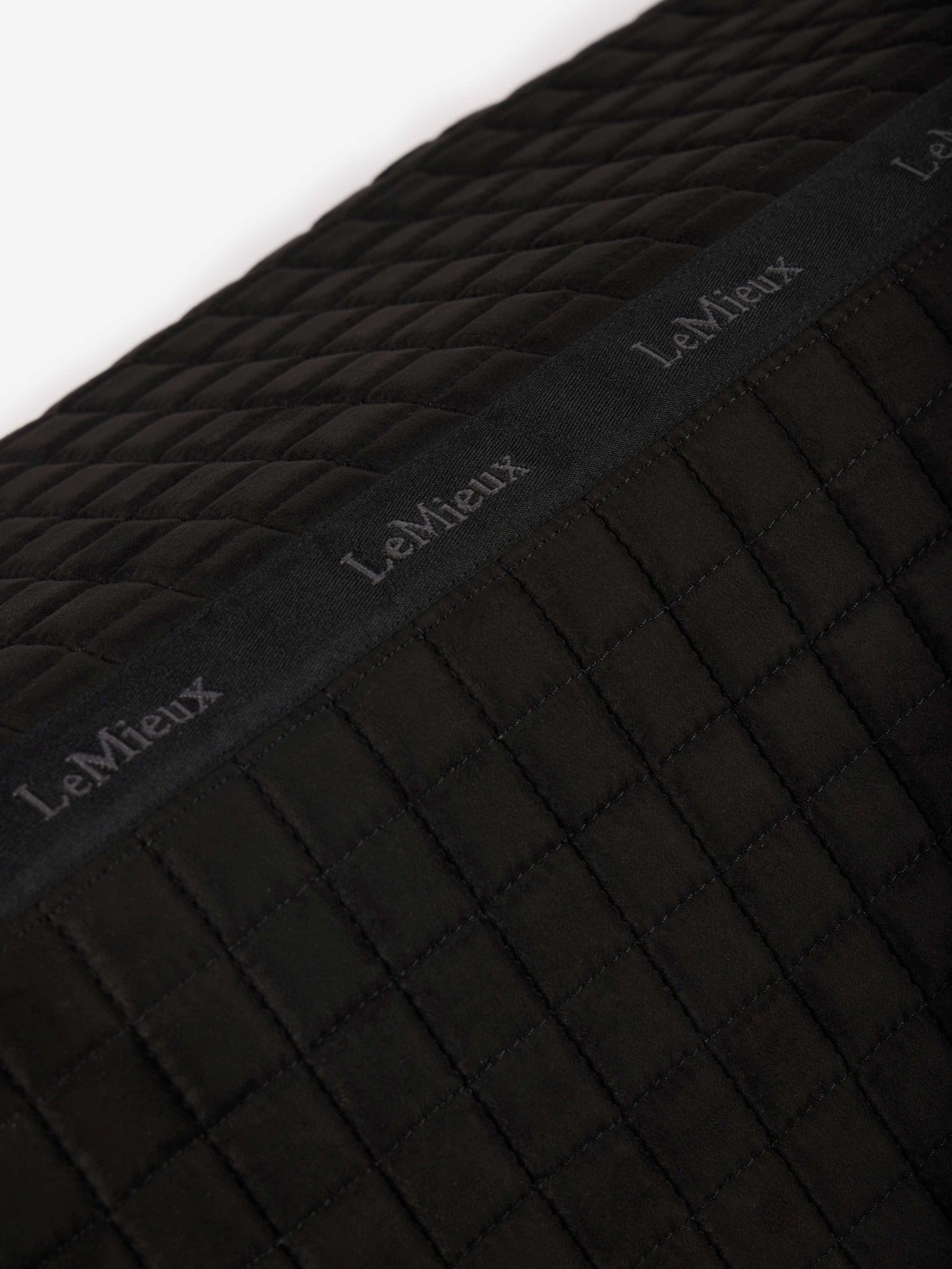 Lemieux Zadelkussen Zwart Stalbenodigdheden - Maddelin Equestrian LeMieux