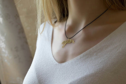 Penelope "Equestre" Halsketting Geschenken - Maddelin Equestrian Penelope