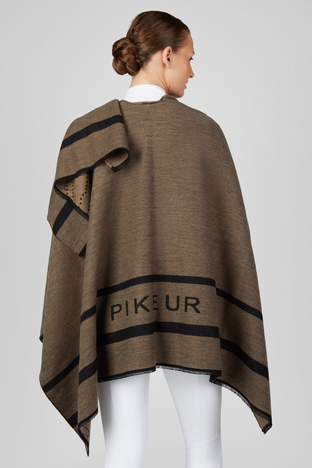 Pikeur 2-in-1 Wende Cape – detailfoto 6