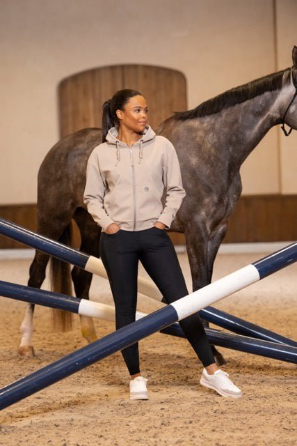 Pikeur Hoody Met Rits 8282 Athleisure Dames Truien & Sweaters - Maddelin Equestrian Pikeur