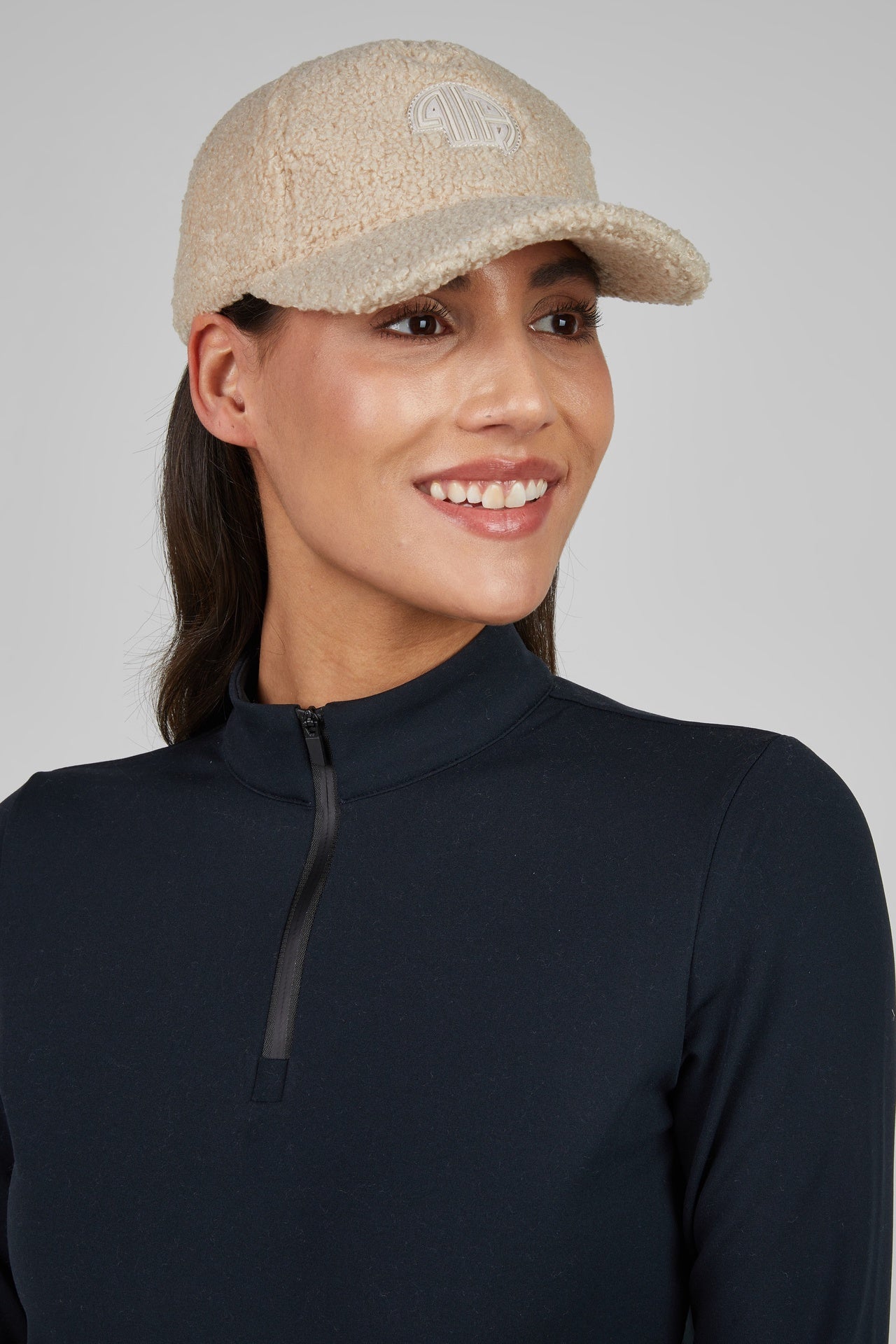Pikeur Teddy Pet 8830 Athleisure Mutsen, petten en sjaals - Maddelin Equestrian Pikeur
