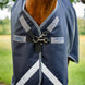 Borstsluiting met dubbele gesp van de Rambo 1680D Plus Turnout deken