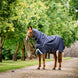 Horseware Rambo Duo Ripstop Plus Turnout bundel in Navy, zijaanzicht op het paard