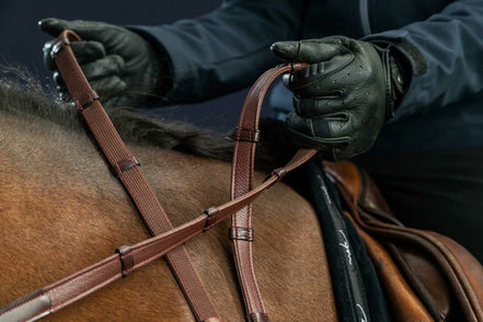 Dy'on 5/8 Hunter reins 7 loops (No stopper) New Eng.
