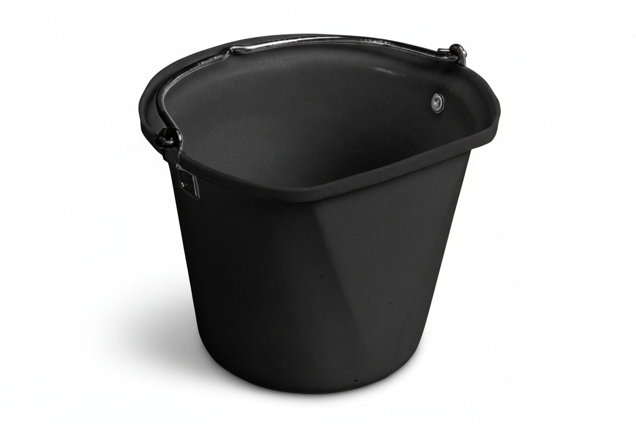 Stubbs Flat sided Hanging Bucket 18 L Stalbenodigdheden - Maddelin Equestrian Stubbs