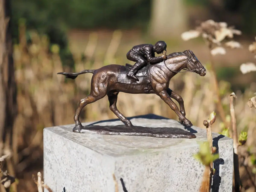 Thermobrass Bronzen Beeld Jockey op Paard Klein | Maddelin Equestrian