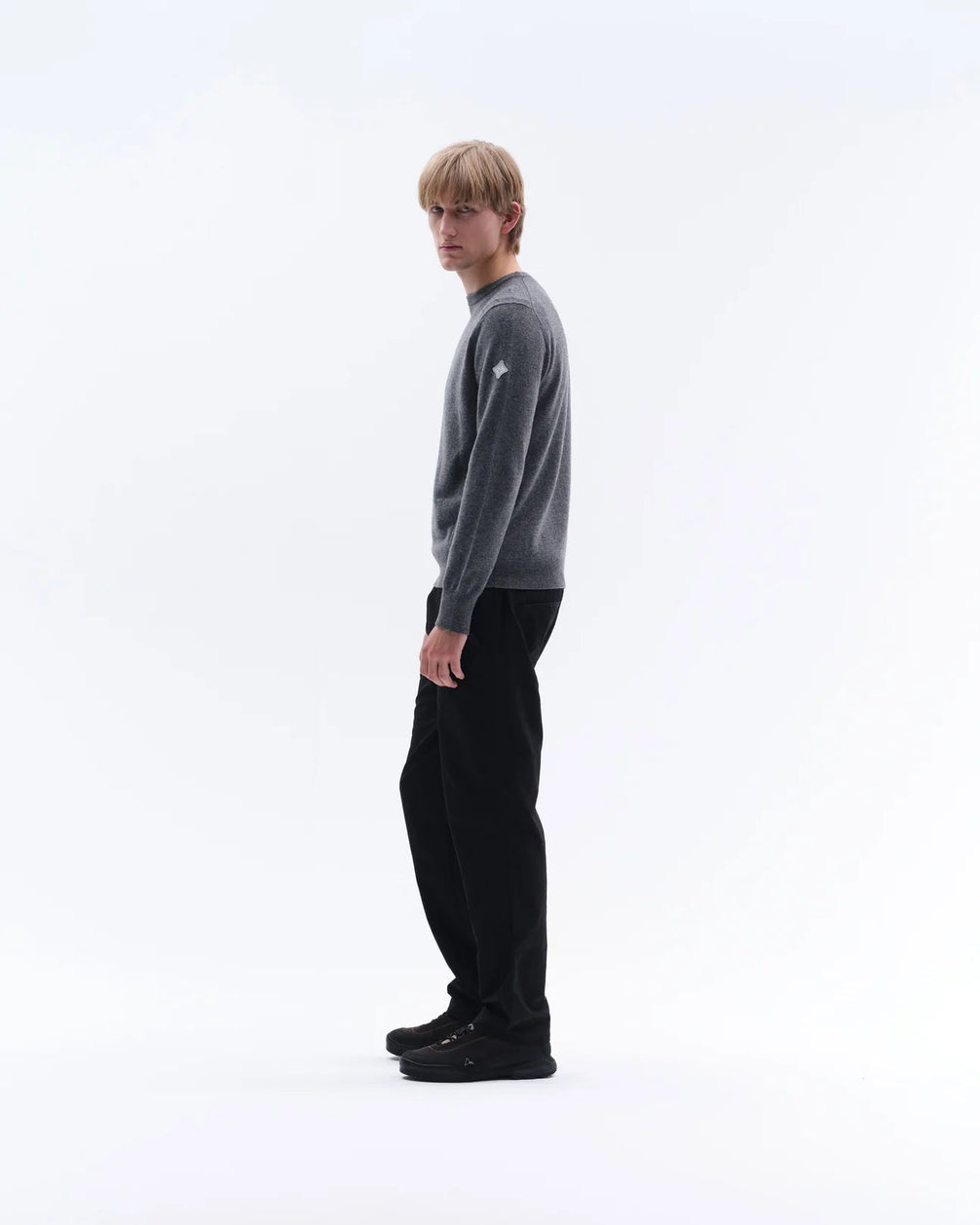 Trolle Tonal Cashmere Logo Crew Sweater Heren Heren Shirts & sweaters - Maddelin Equestrian Trolle