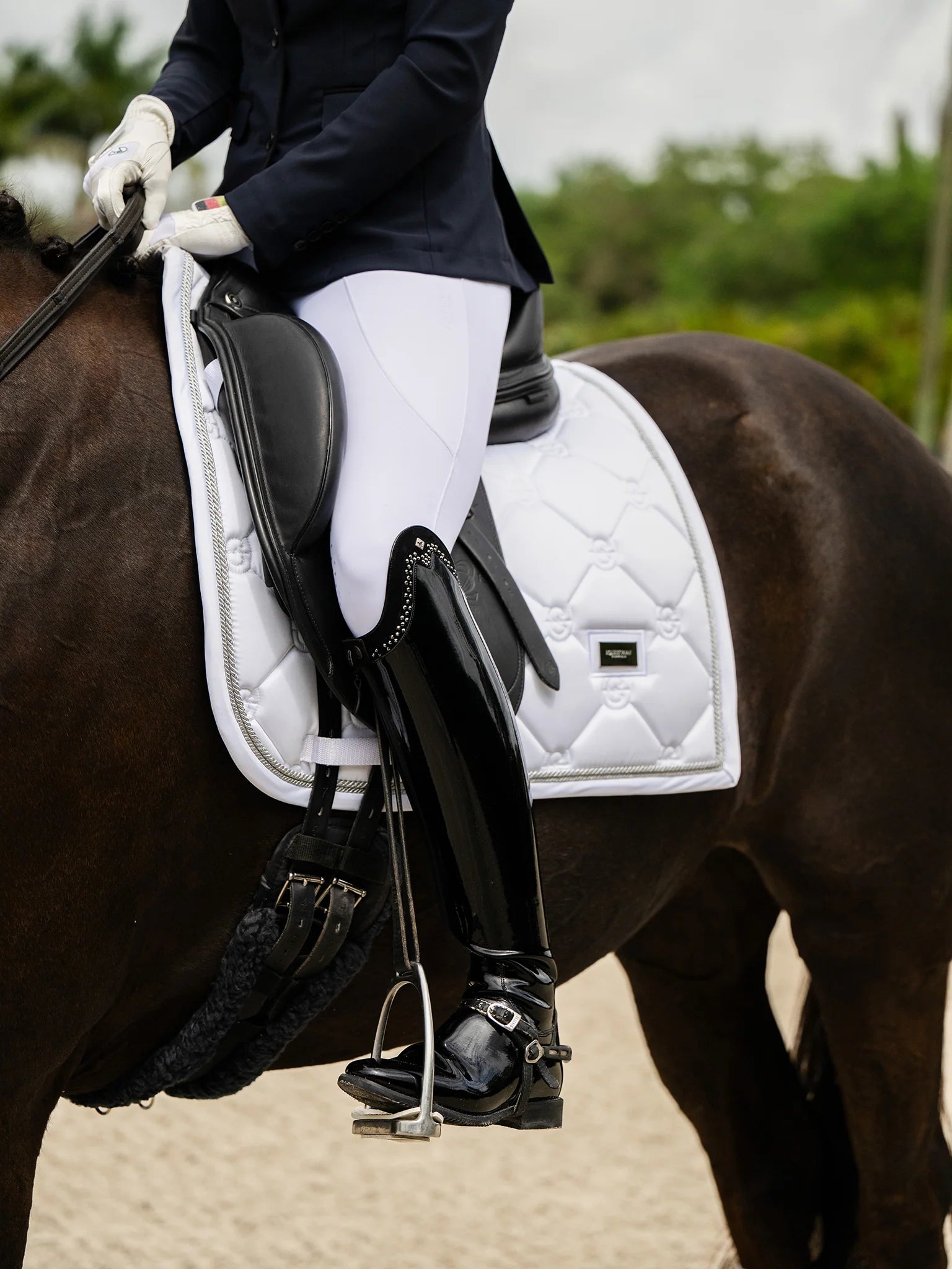 Equestrian Stockholm Zadeldoek Silver White Perfection
